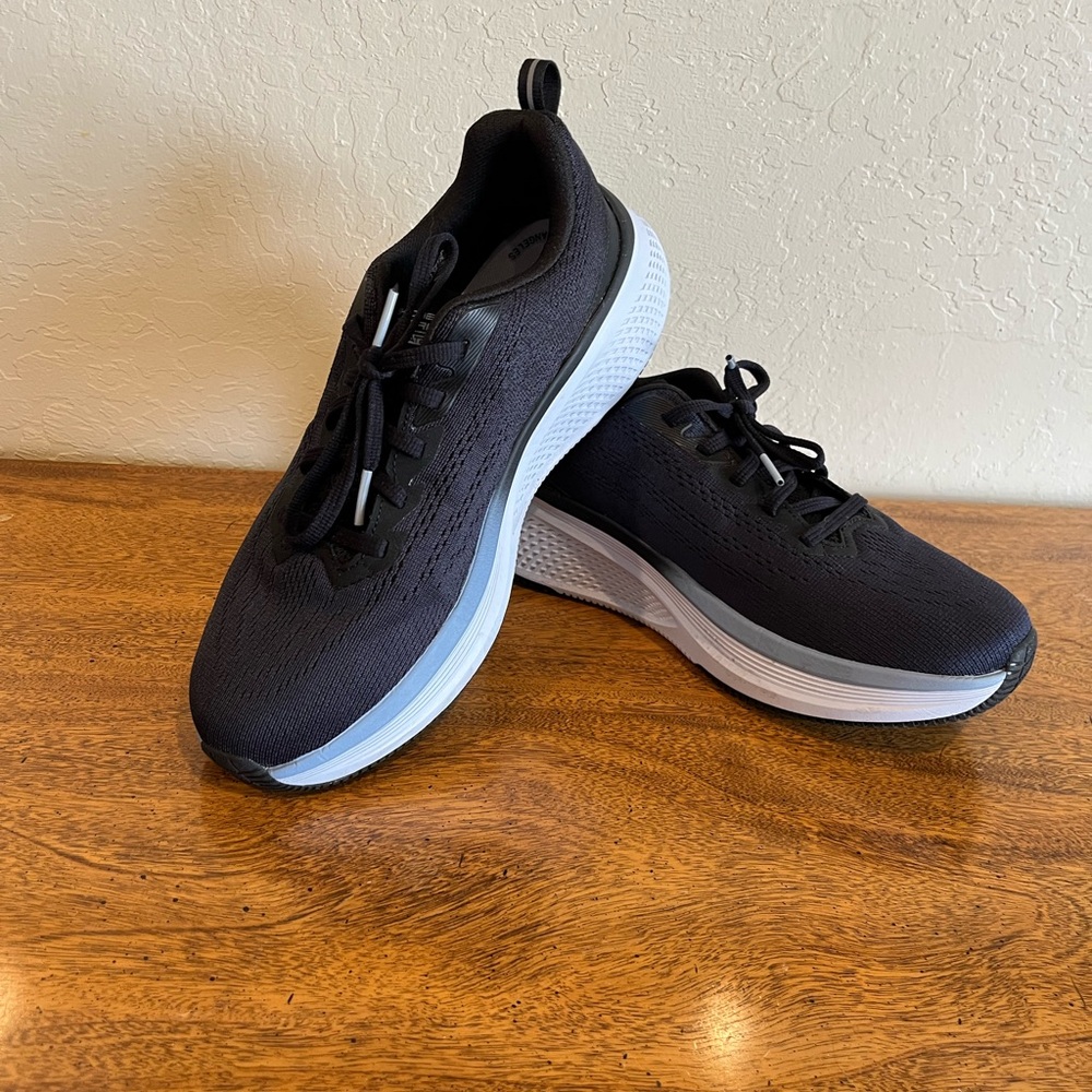 Sketchers air cooled Goga Mat shoes